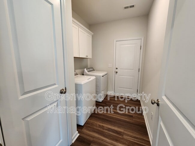 Building Photo - 6217 Cadence Dr