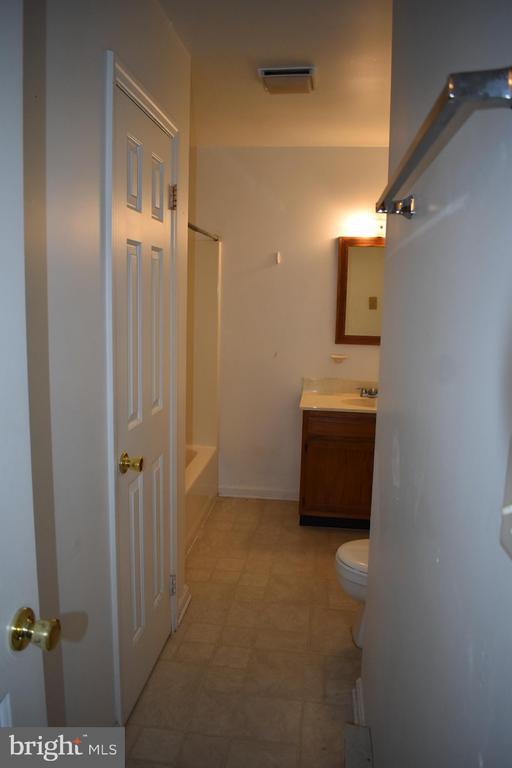 Building Photo - 411 W Baltimore St