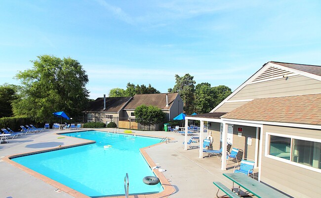 Building Photo - 2 Bedroom Condo in South Park!