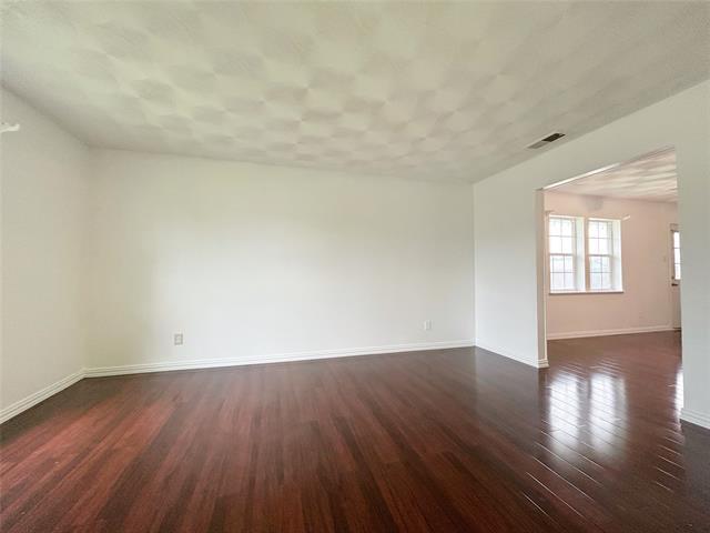 Building Photo - 4202 Windsor Dr