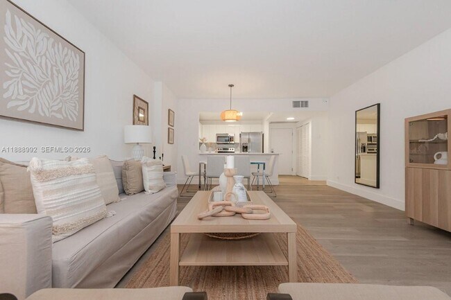 Building Photo - 2301 Collins Ave