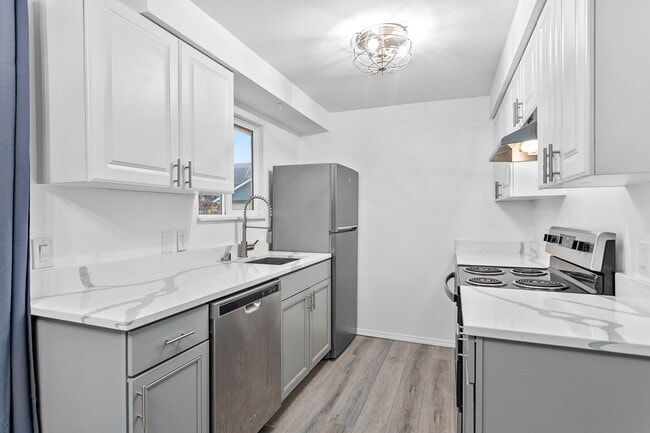 Building Photo - 2425 Spruce St