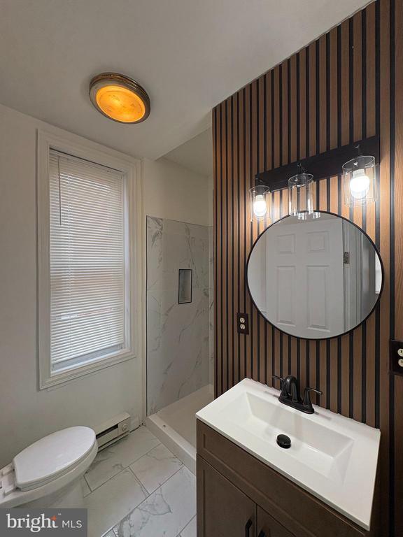 Building Photo - 2423 N Park Ave