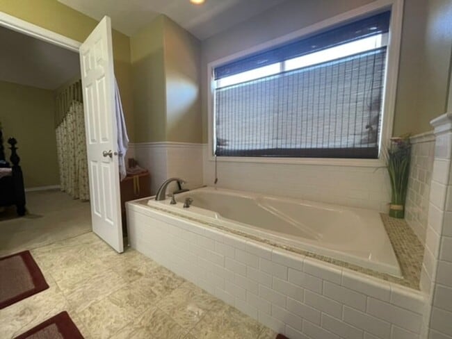 Building Photo - 5534 NW 164th Ave