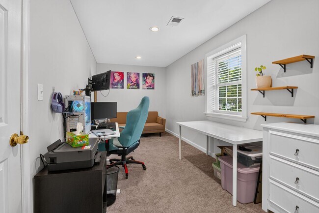 Building Photo - 4725 Springbrook Dr