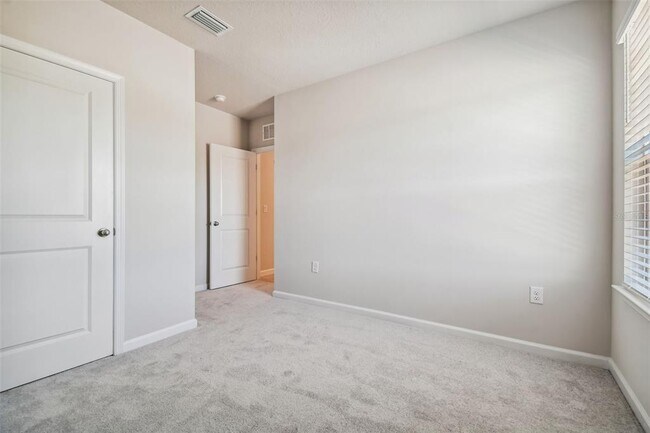 Building Photo - 11896 Thorncrest Dr