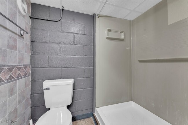Building Photo - 856 E 237th St