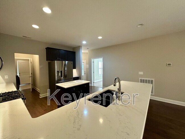 Building Photo - 110 Groves Park Blvd E