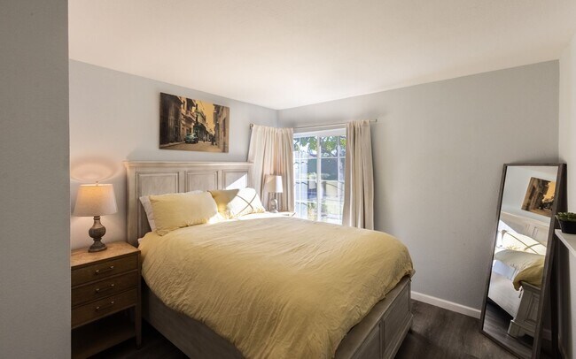 Building Photo - 7642 Goode St