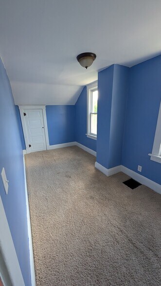 Building Photo - 478 N Ellsworth Ave