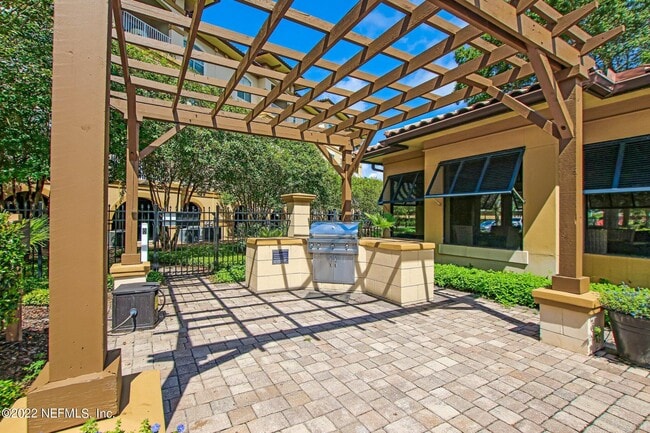 Building Photo - 1106 S Beach Pkwy