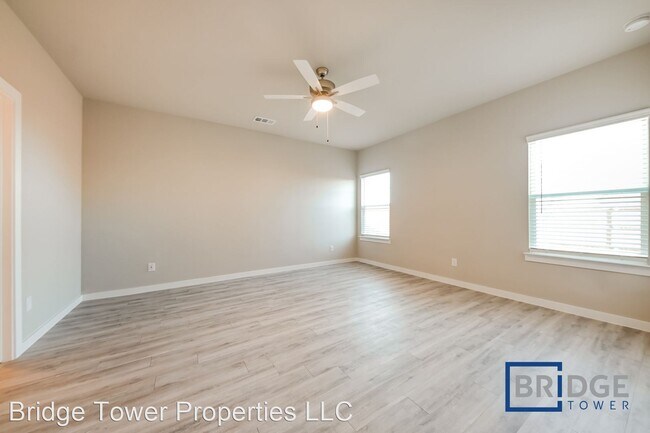 Building Photo - 4 br, 2.5 bath House - 4072 Dayton Drive