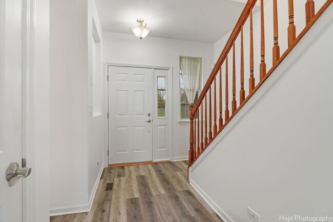 Building Photo - 176 S Cornerstone Dr
