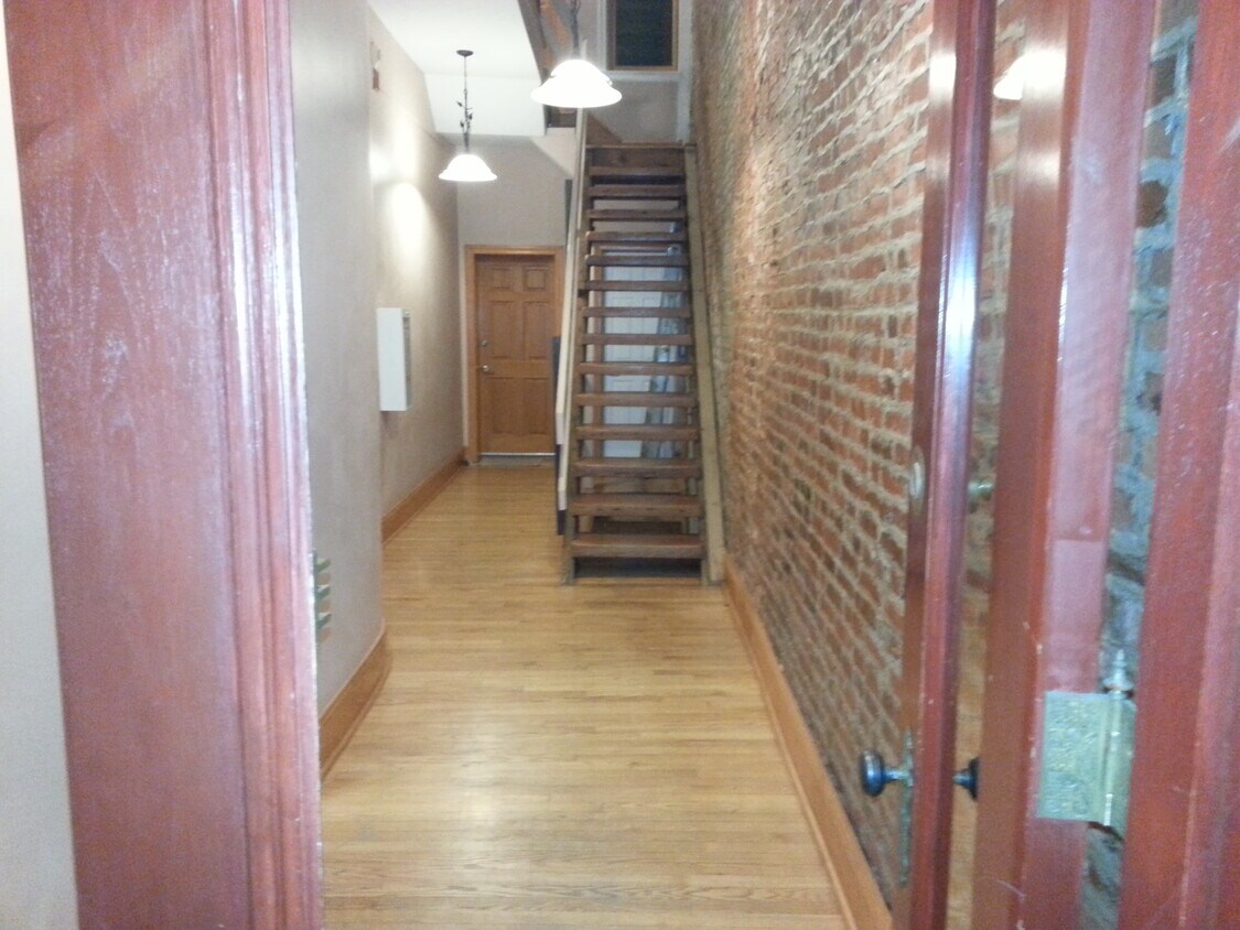 entrance hall - 313 N 34th St