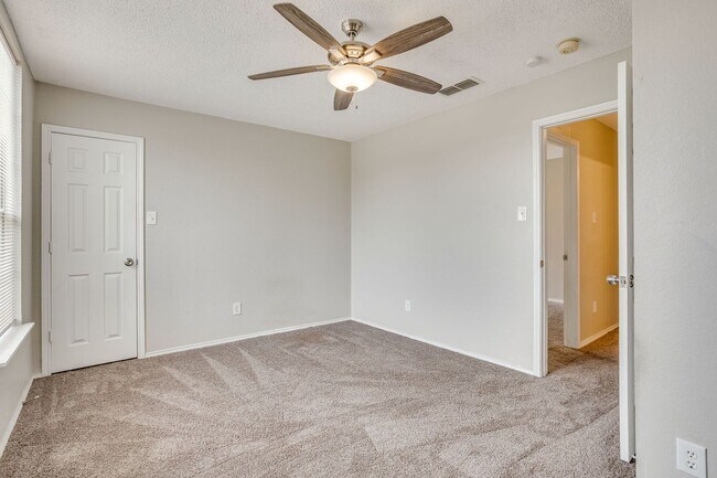 Building Photo - Great Large 4 Bedroom, 2.5 Bath Home Ready for New Tenants- Crowley ISD- 76123