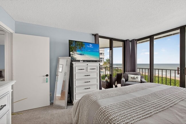 Building Photo - 9650 S Ocean Dr