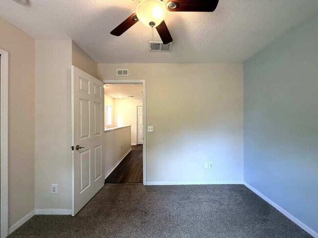 Building Photo - 16221 Bridgewalk Dr