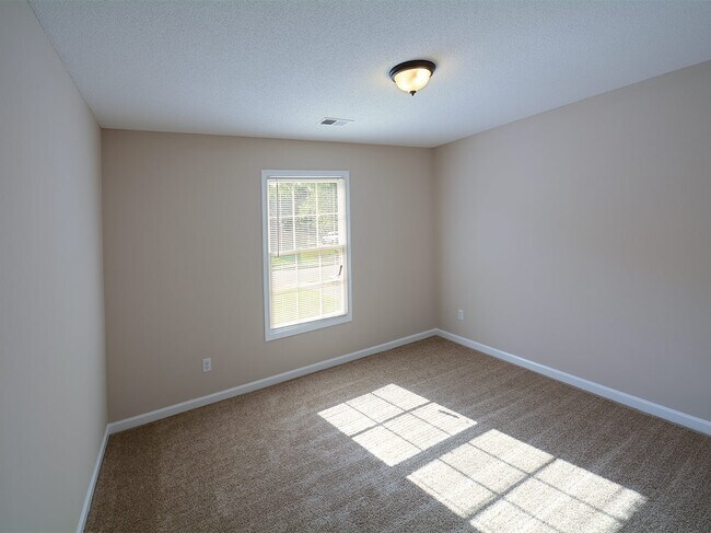 Building Photo - 4 Bed, 2 Bath in Cordova near Walnut Grove