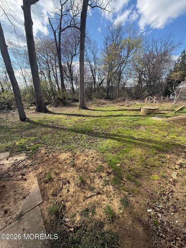 Building Photo - 33 Weaverville Rd