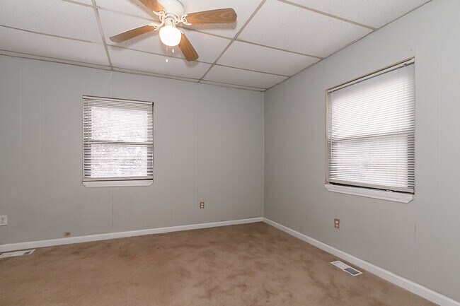 Building Photo - 6101 Wulff Dr