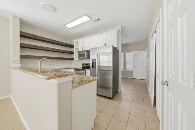 Building Photo - 1929 Kemah Village Dr