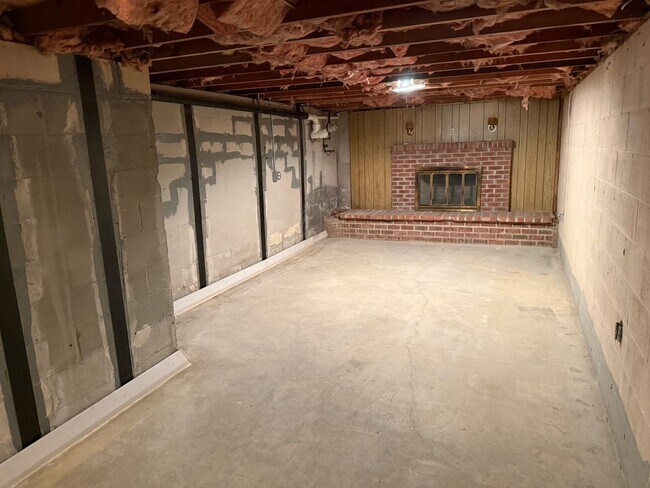Building Photo - 38 Williamson Ave