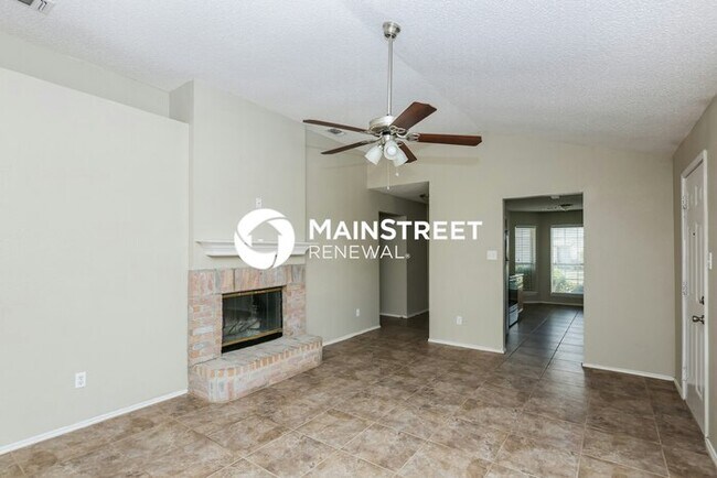 Building Photo - 3 Bedroom Pet-Friendly Home in Fort Worth,...