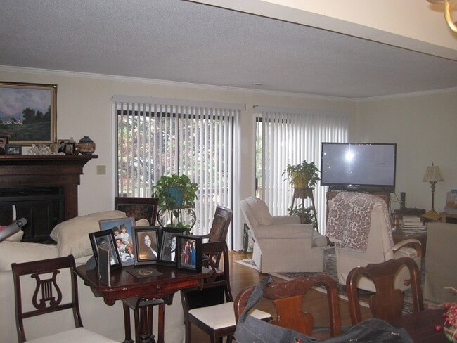 Building Photo - 1583 Laureldale Dr