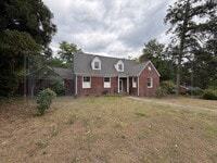 Building Photo - 3925 Rosewood Dr