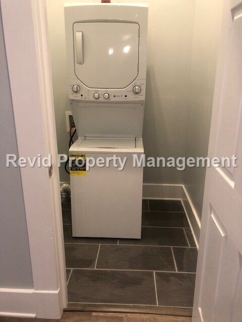 Building Photo - 2008 Courtland Pl