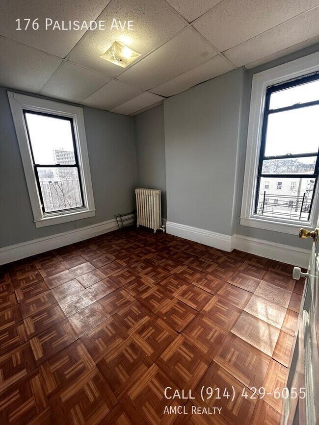Building Photo - 176 Palisade Ave
