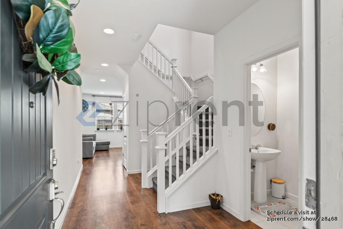Building Photo - 117 Caspian Way