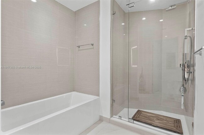 Building Photo - 851 NE 1st Ave