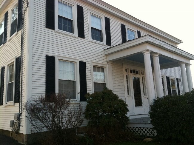 Primary Photo - 112 Main St