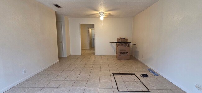 Building Photo - 308 Tammy Lynn Dr