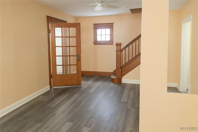 Building Photo - 64 Montrose Ave