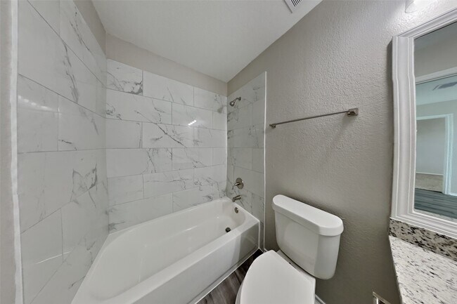 Building Photo - 20911 Hazy Bluff Ct