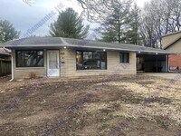 Building Photo - 3 Bed/2 Bath Home Available for Sublease beginning March 1st!