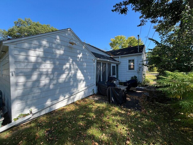 Building Photo - 2 Bed 1 Bath Single Family Home in Wausau