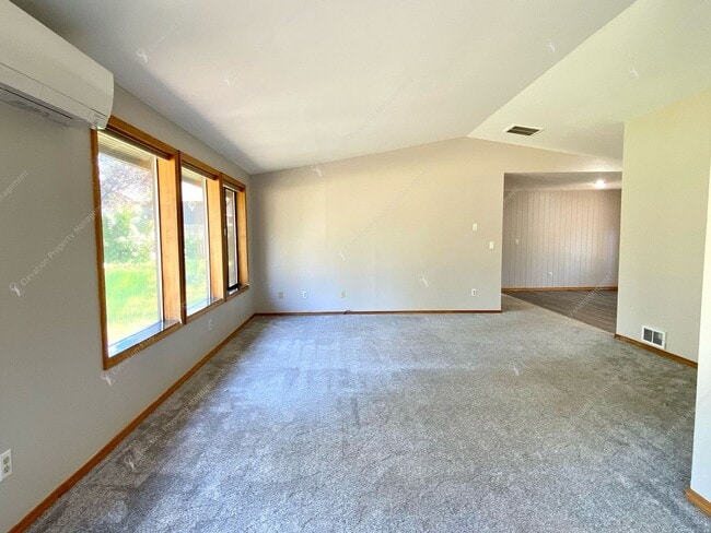 Building Photo - Nature Retreat on 0.6 Acres Near the Desch...