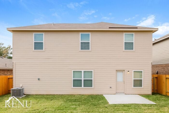 Building Photo - 10417 Sweetwater Creek Dr