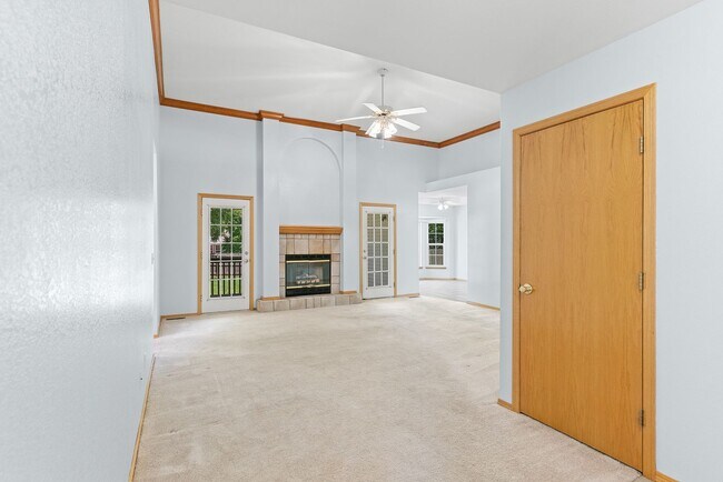 Building Photo - 3 Bedroom, 2 Bathroom Home in Republic Sch...