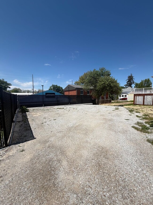 Building Photo - Quaint one bedroom Home!