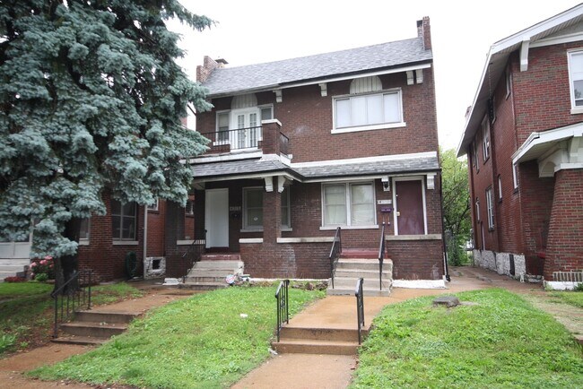 Primary Photo - 4217 S Grand Blvd