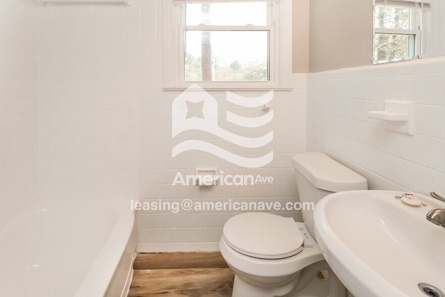 Building Photo - 1490 Cameron St