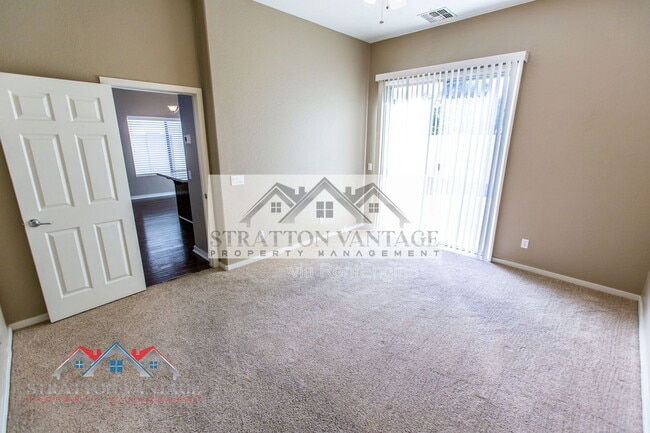 Building Photo - 544 N Alma School Rd