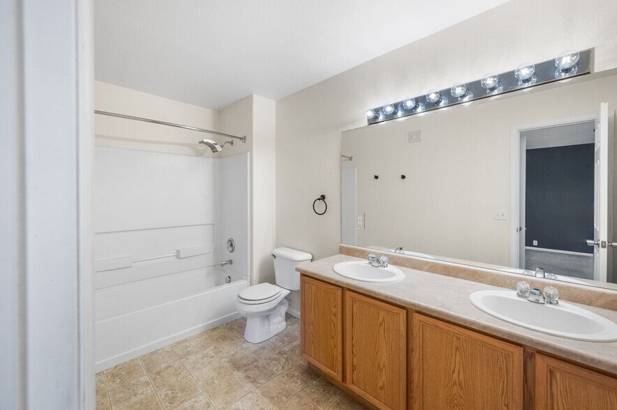 Building Photo - 6191 Sierra Grande Point