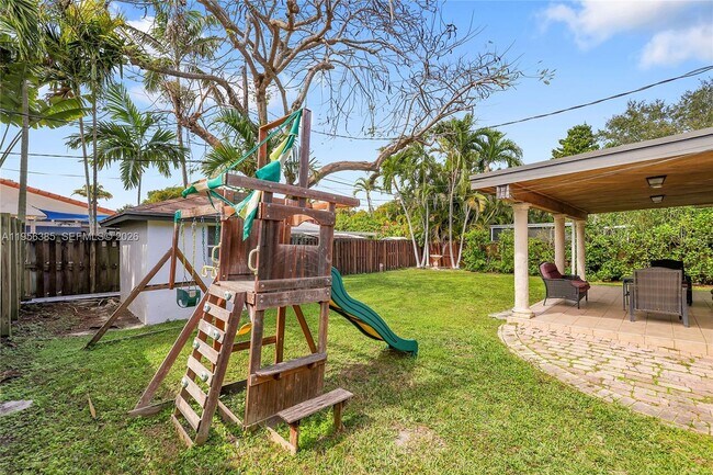 Building Photo - 3614 SW 58th Ave