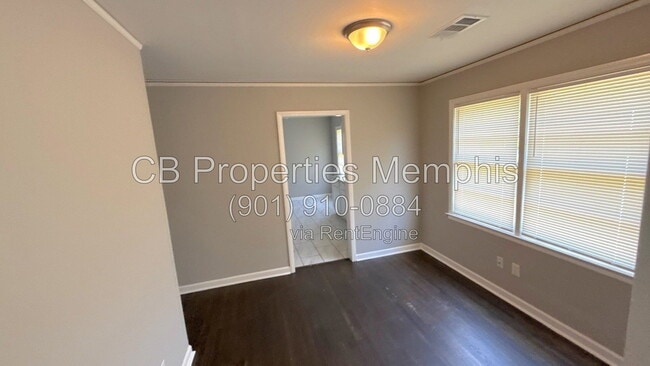 Building Photo - 1570 Jay Cove