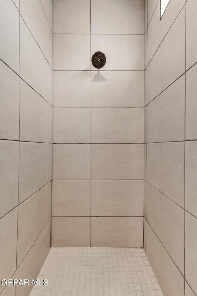 Building Photo - 1644 Folkstone St